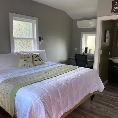 Murphys Law Inn 5